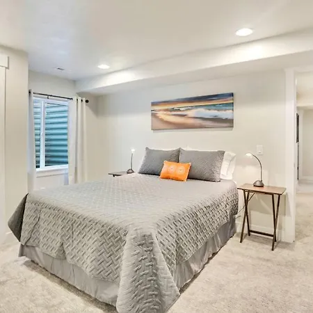 New Furnished 2Bd Apt! Great For Long Stays